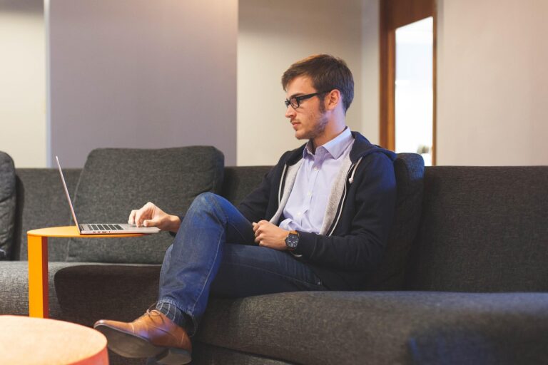 浮気相手が会社でバレるリスクとは何か？