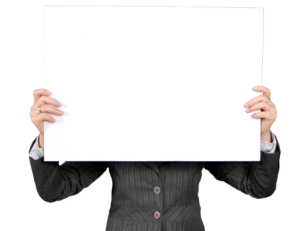 探偵に渡す情報リストは何を含めるべきですか？