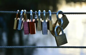 不倫の証拠を見つけたら、どうするべき？